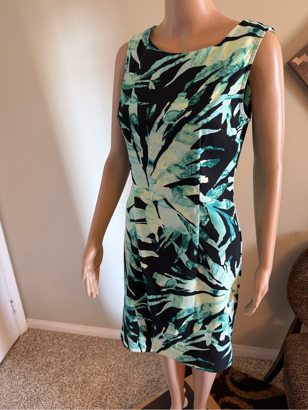 connected apparel Black & Teal Tropical Print Sheath Dress
